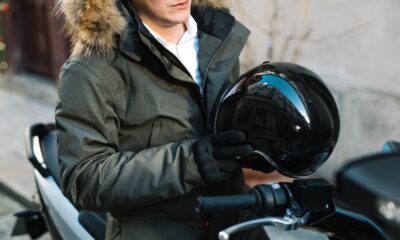 casque de moto noir